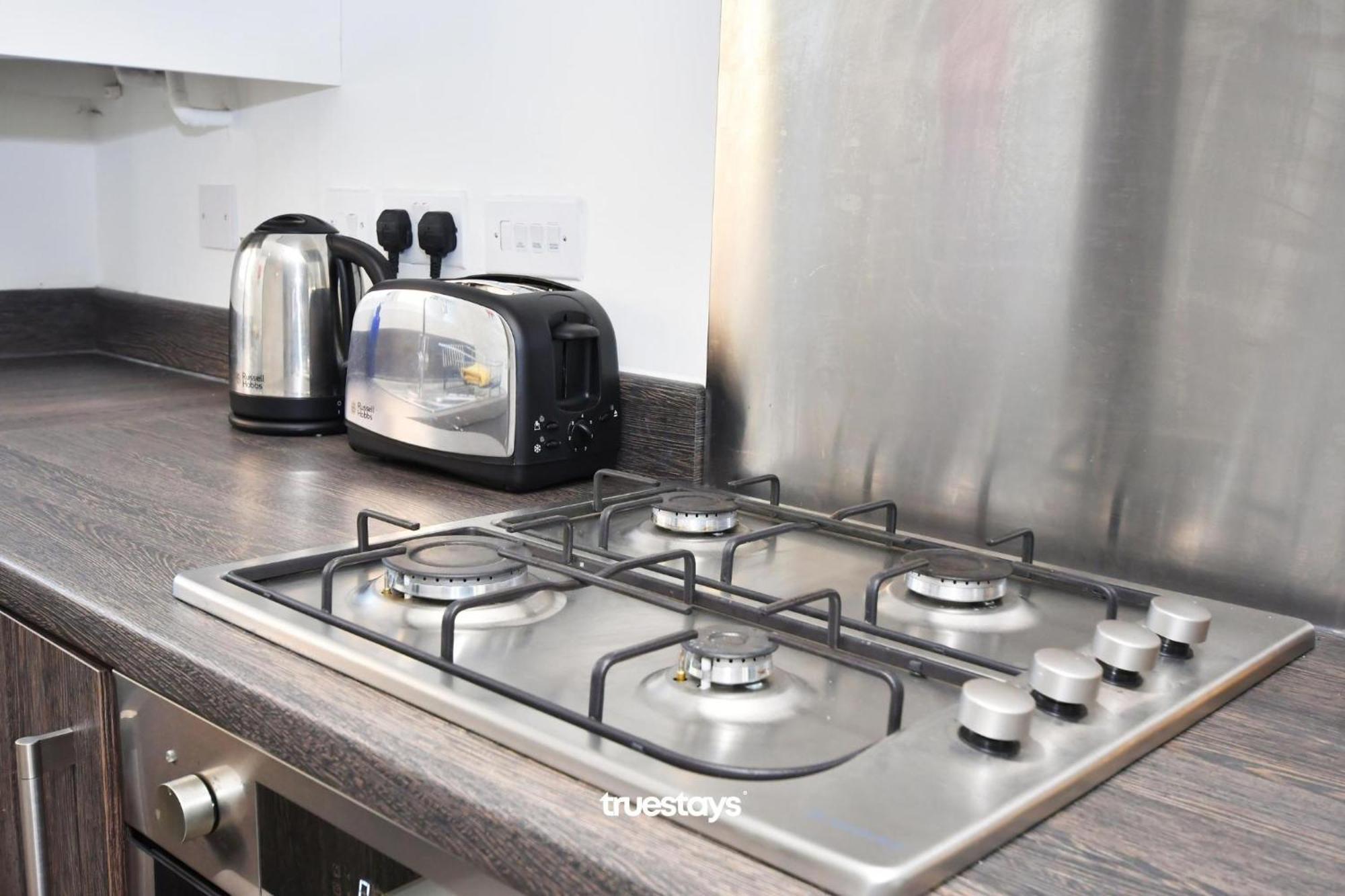 Regal House By True Stays - 3 Bedroom House In Stoke-On-Trent 외부 사진