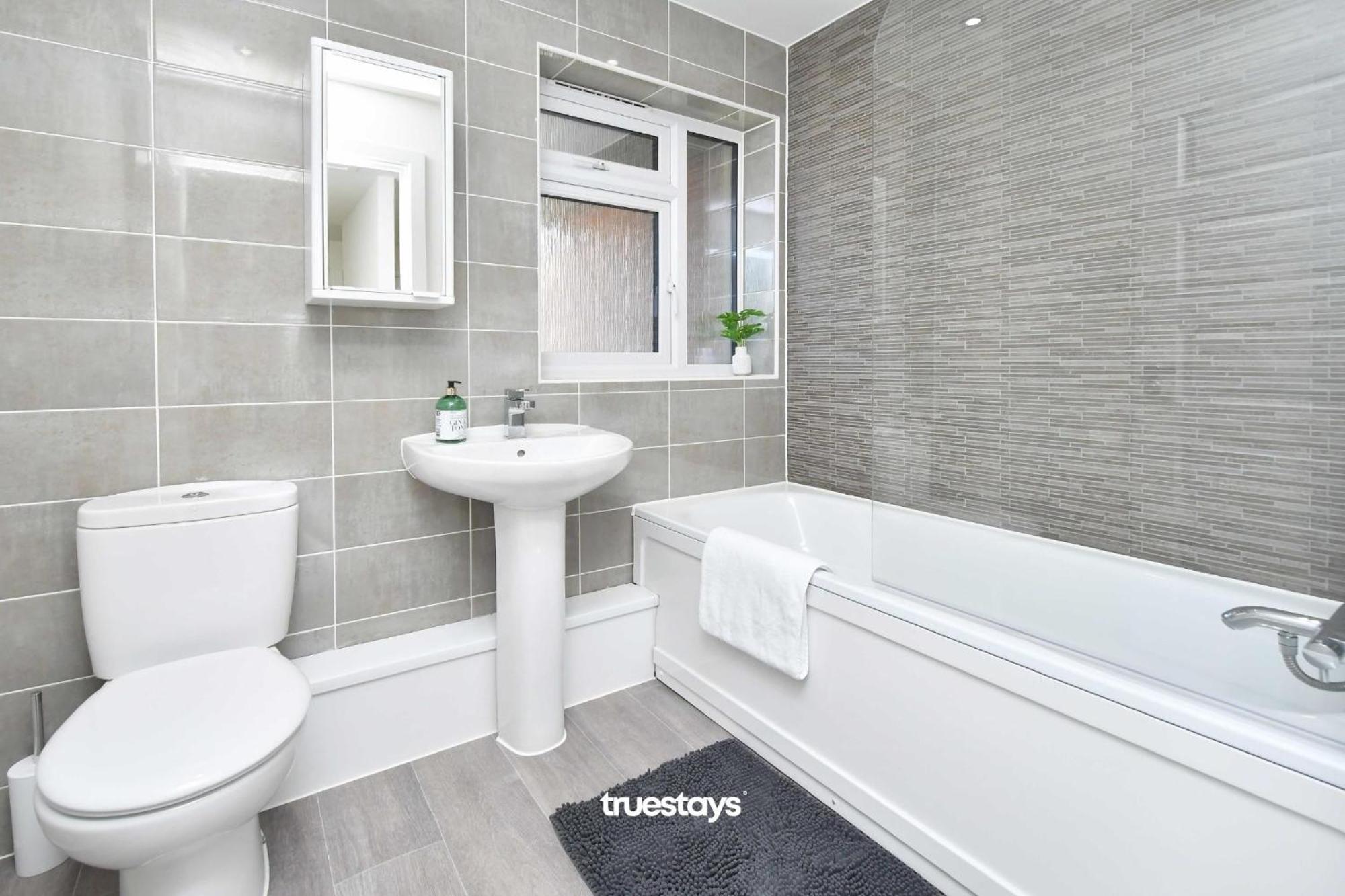 Regal House By True Stays - 3 Bedroom House In Stoke-On-Trent 외부 사진