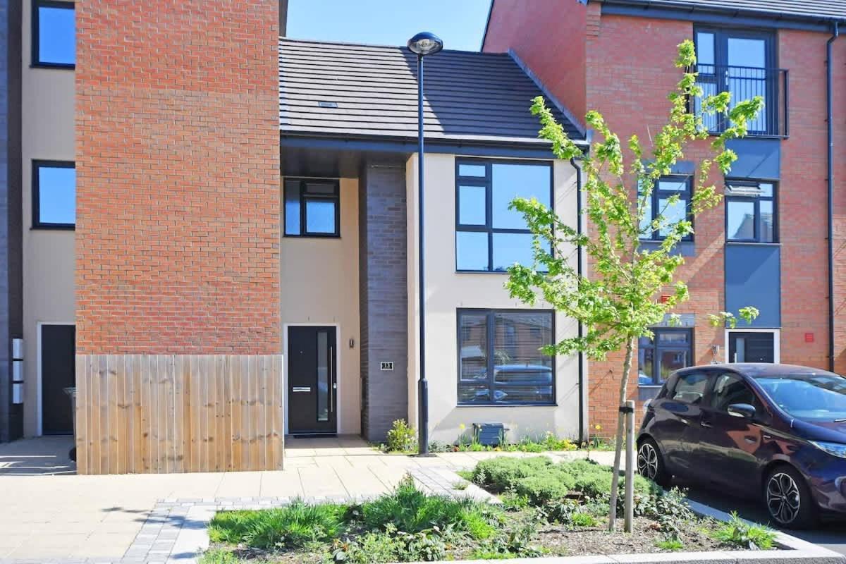 Regal House By True Stays - 3 Bedroom House In Stoke-On-Trent 외부 사진