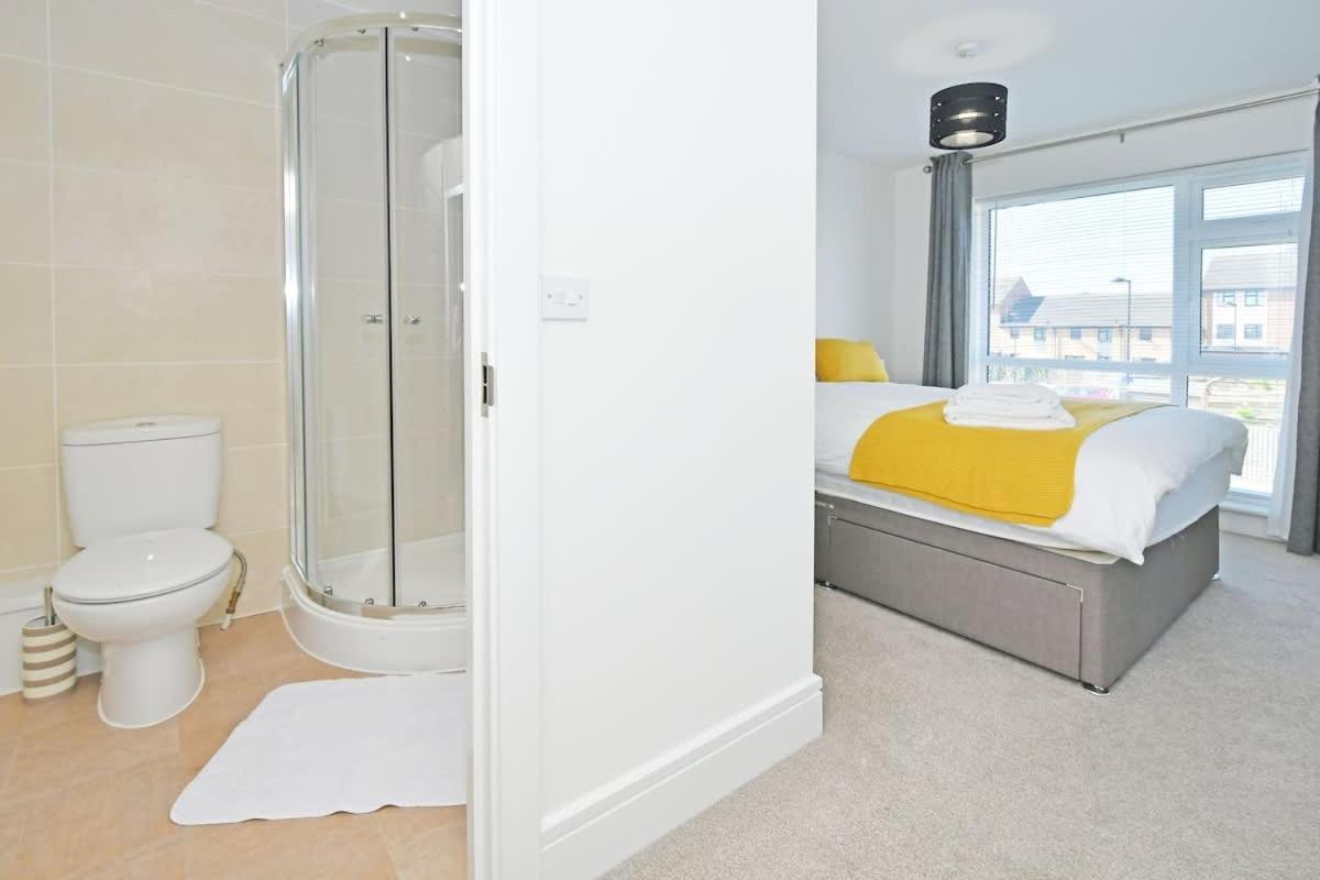 Regal House By True Stays - 3 Bedroom House In Stoke-On-Trent 외부 사진