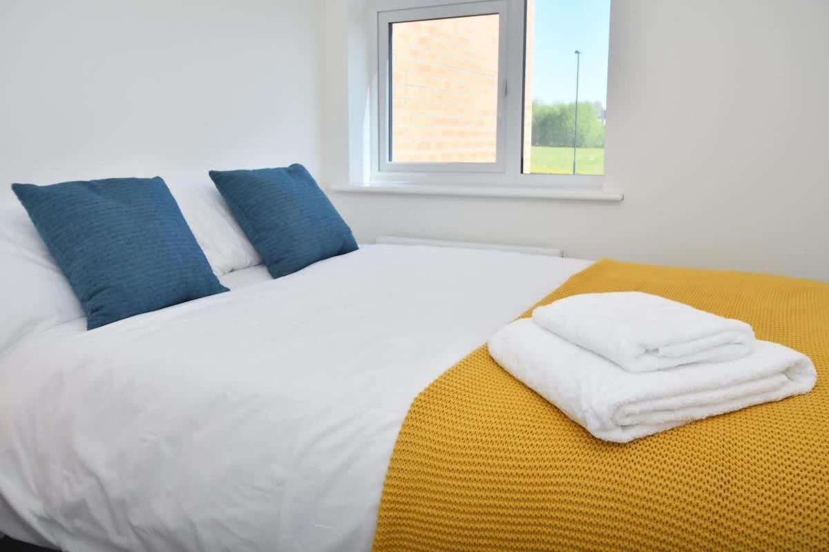 Regal House By True Stays - 3 Bedroom House In Stoke-On-Trent 외부 사진