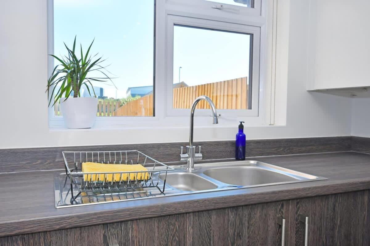 Regal House By True Stays - 3 Bedroom House In Stoke-On-Trent 외부 사진
