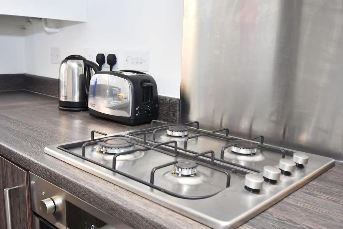 Regal House By True Stays - 3 Bedroom House In Stoke-On-Trent 외부 사진
