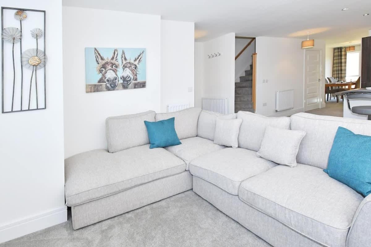 Regal House By True Stays - 3 Bedroom House In Stoke-On-Trent 외부 사진