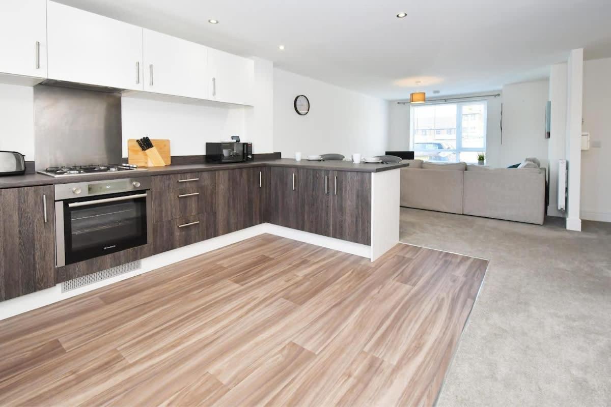 Regal House By True Stays - 3 Bedroom House In Stoke-On-Trent 외부 사진